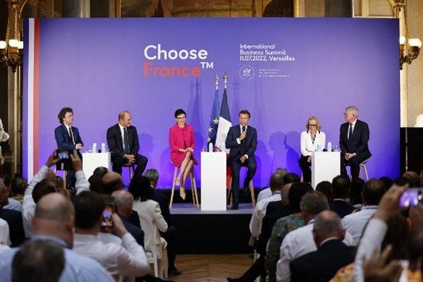 Le président de la République, Emmanuel Macron, au château de Versailles ce lundi 11 juillet, lors du sommet "Choose France".