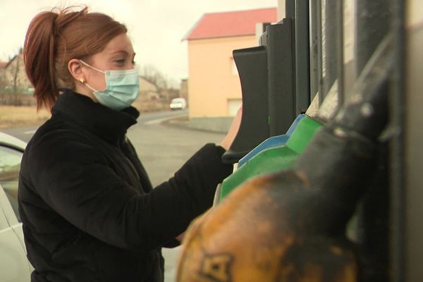 La hausse du prix du carburant impacte les infirmières libérales, comme ici en Haute-Loire.