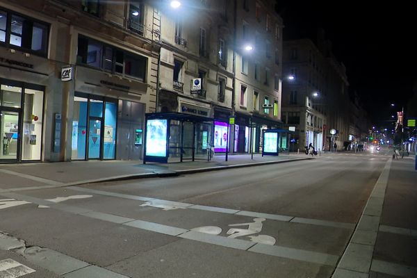 Rue Jeanne d'Arc à Rouen : 22 heures le samedi 18 octobre 2020