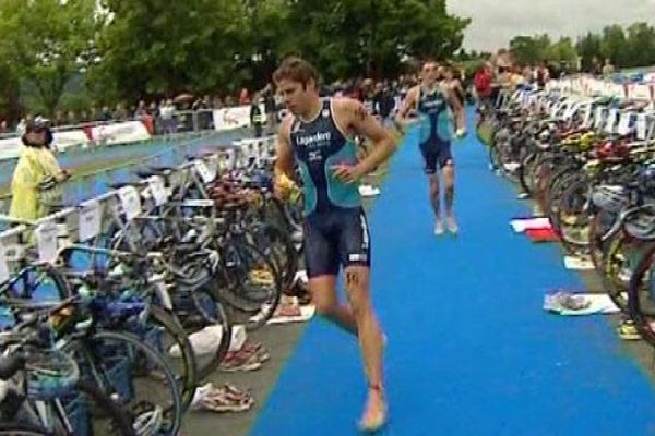 Le parc à vélos du triathlon de Belfort en 2009