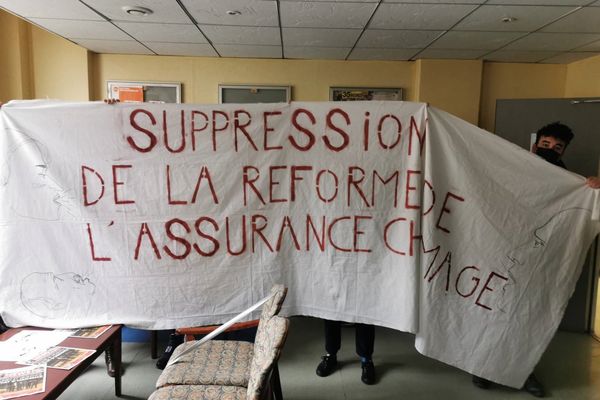 A Lille, vendredi 9 avril 2021, une délégation d’une vingtaine de personnes a occupé les locaux de la DREETS 