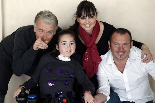 L'humoriste Franck Dubosc, parrain du Téléthon 2012 avec la petite Léa, ambassadrice de l'émission les 7 et 8 décembre 2012