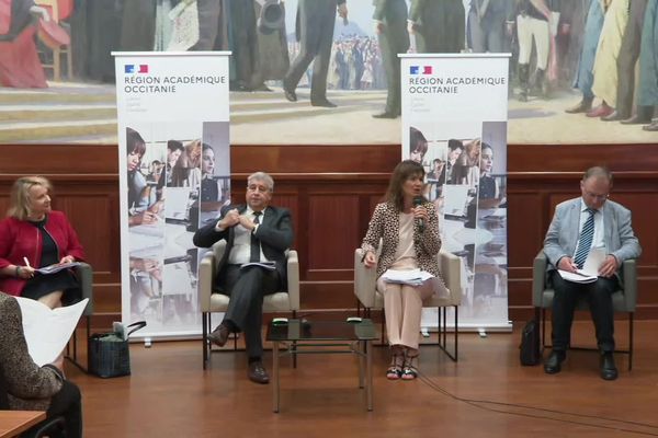 La conférence de presse de rentrée de la rectrice Sophie Béjean a été perturbée par des étudiants