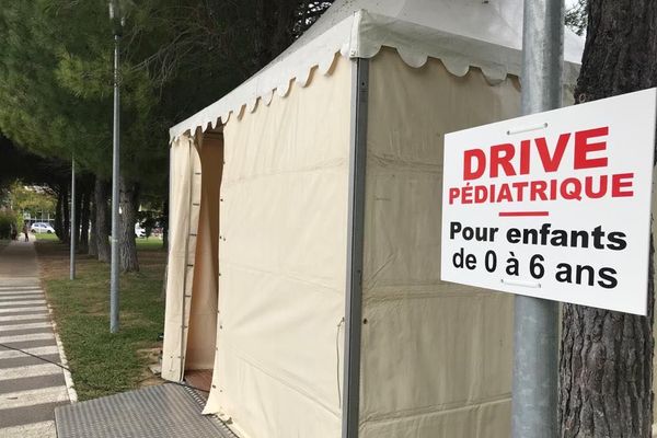 Les tests sont réalisés du lundi au vendredi de 8h à 14h30 à l’entrée de l’hôpital Arnaud de Villeneuve.