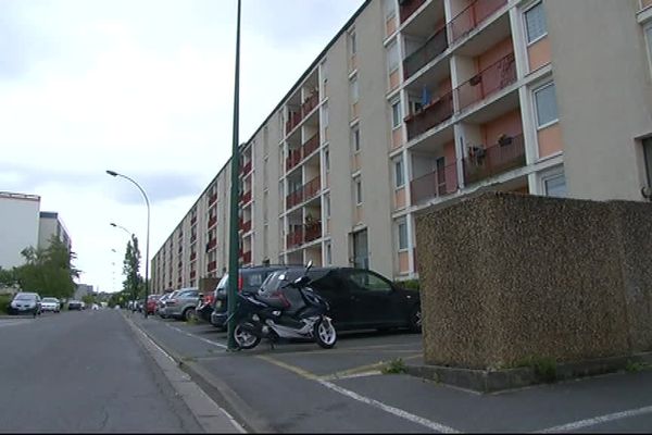 C'est dans cette rue qu'ont été tirés les coups de feu.