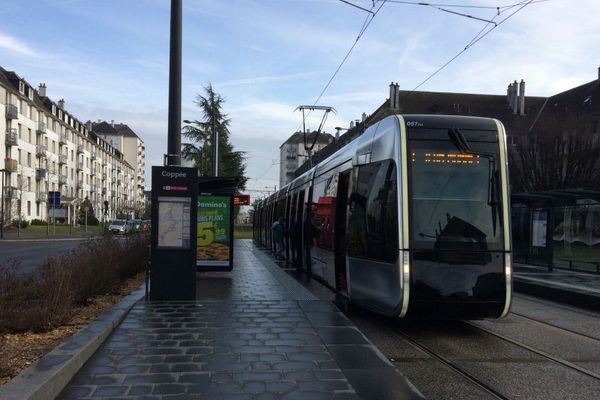 L'accident de tramway s'est produit près de la station "Palais des sports."