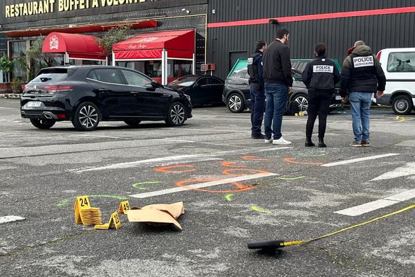 Une fusillade a fait un mort et un blessé ce samedi 4 mai 2024 vers 5h du matin à Toulouse ne Haute-Garonne, près d'une discothèque. La police est sur place.