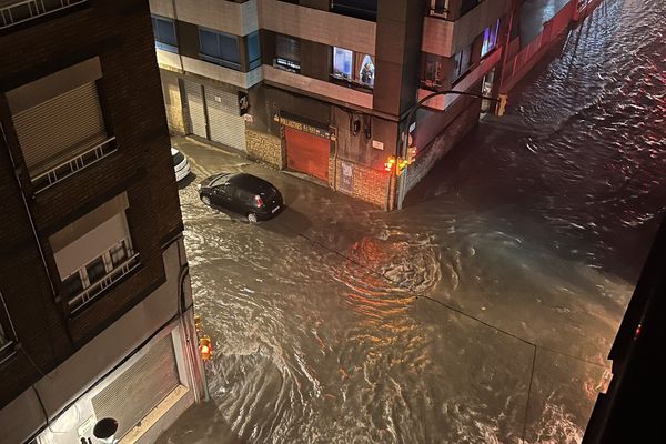 Les rues de Tarragone se sont remplies d'eau dans la nuit.