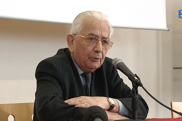 Claude Bloch, lors d'une rencontre avec des scolaires en janvier 2014