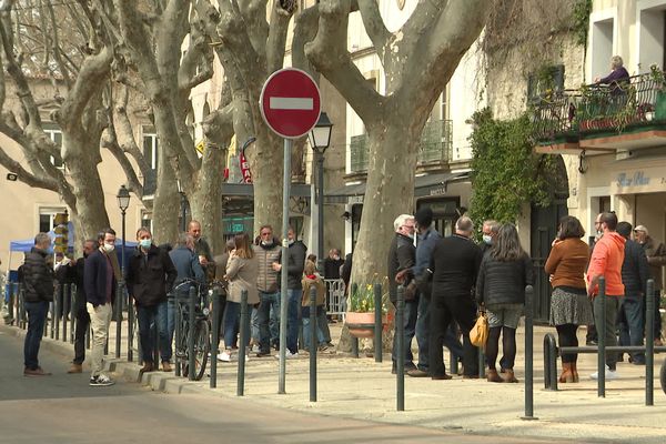 À Lunel dans l'Hérault, le taux d'incidence atteint presque 400 cas positifs pour 100 000 habitants sur une semaine.