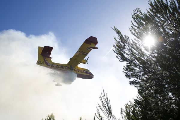 Illustration d'intervention d'un Canadair