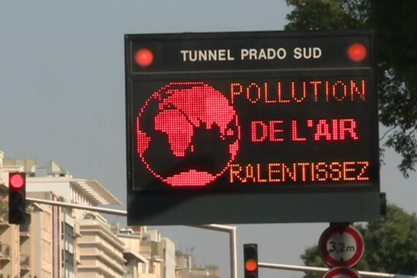 La pollution de l'air à Marseille.