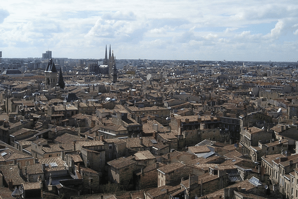 Bordeaux vue de la flèche Saint Michel