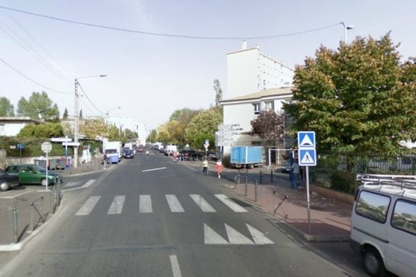 Montpellier - Rue Rimbaud dans le quartier du petit-Bard - archives