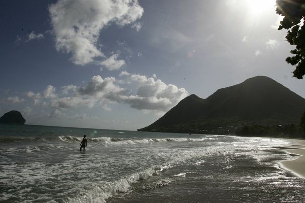 Le Rocher du Diamant en Martinique.