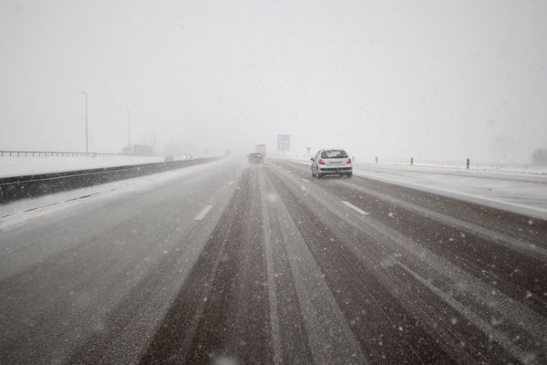 L'A13 sous la neige en 2013