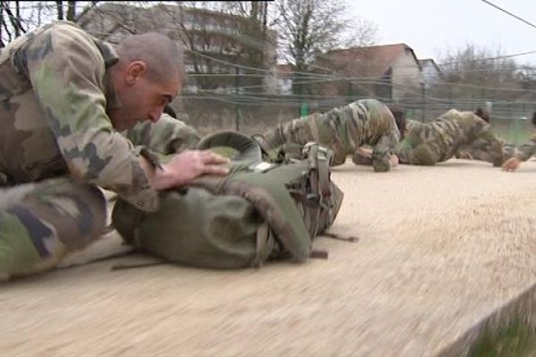 Les soldats du 19ème Régiment du Génie de Besançon en plein entraînement.