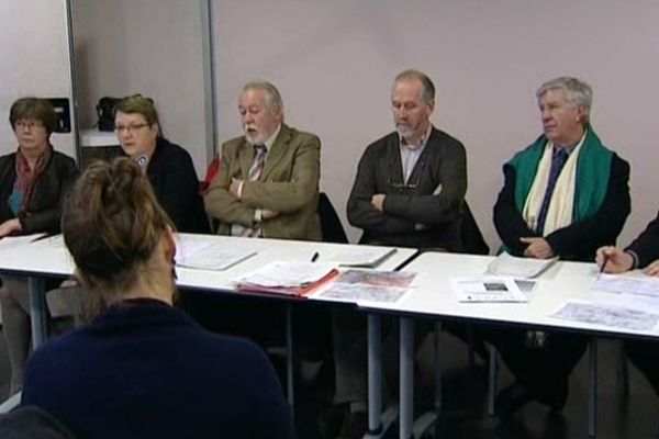 Conférence de presse de 11 élus du Sud-Loire 