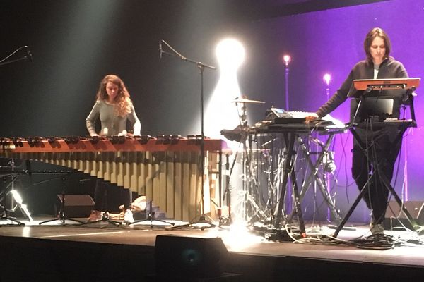 Chloé & Vassilena Serafimova pendant les balances avant leur concert ce vendredi 24 janvier 2020.