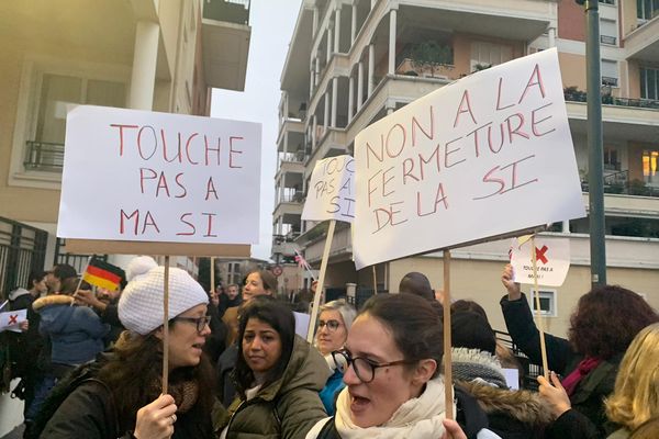 Les parents vent debout contre la fermeture de la section internationale britannique.