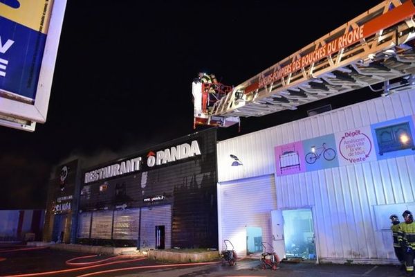 Incendie au restaurant O'Panda à Plan de Campagne