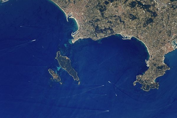 Une bout de Côte d'Azur depuis l'espace.