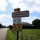 Roger Thiberville a légué sa fortune à la commune de Thiberville dans l'Eure, parce qu'il portait le même nom.