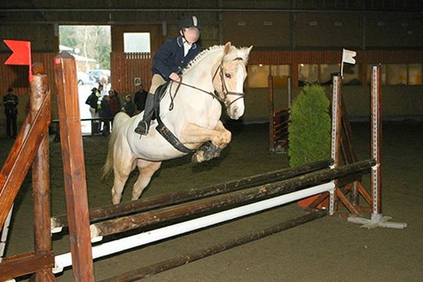 Jeune cavalier au centre équestre de la Grange Puton à Remiremont (88).