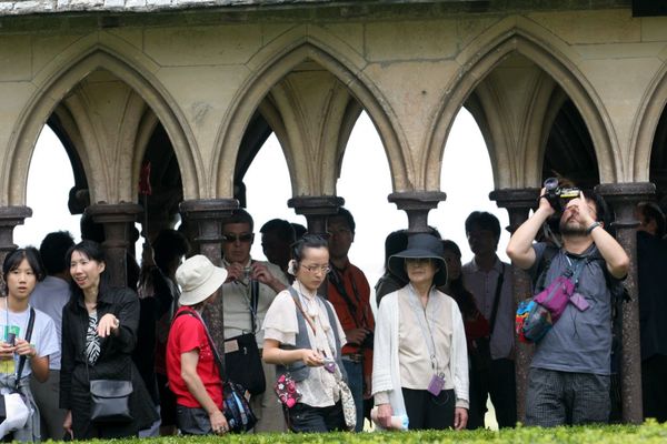 Les groupes de touristes ne seront pas de retour cette année au Mont Saint-Michel, les agences de voyage internationales annulent toutes les réservations qui avaient été prises et même pour l'automne, ça devient compliqué.