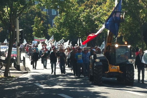 Mercredi 3 septembre 2014: près de 300 agriculteurs du Puy-de-Dôme ont manifesté à Clermont-Ferrand pour demander un assouplissement des réglementations.