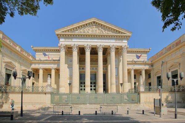 Le palais de justice de Nîmes (Gard).