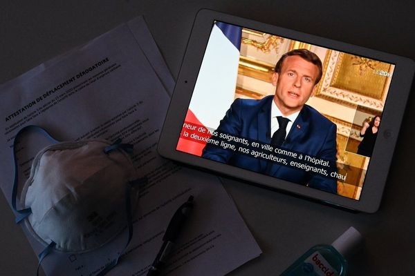 Emmanuel Macron lors de son allocution du 13 avril. Le président de la République a annoncé un confinement prolongé jusqu'au 11 mai