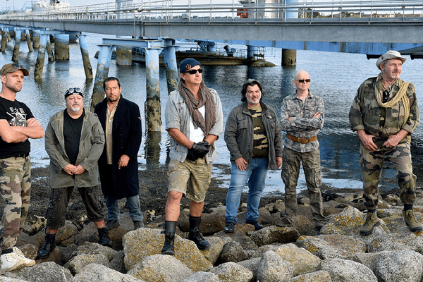 Le groupe Soldat Louis au cours d'une séance photo avant la sortie de leur prochain album