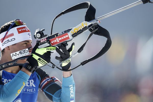 Un peu fébrile au tir, "QFM" a su résister sur les ski et offre à l'équipe de France de Biathlon, la dernière victoire en relais de la saison.