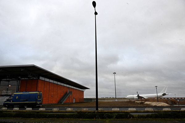 L'airbus A340 de la Legend Airlines immobilisé 4 jours à l'aéroport de Vatry