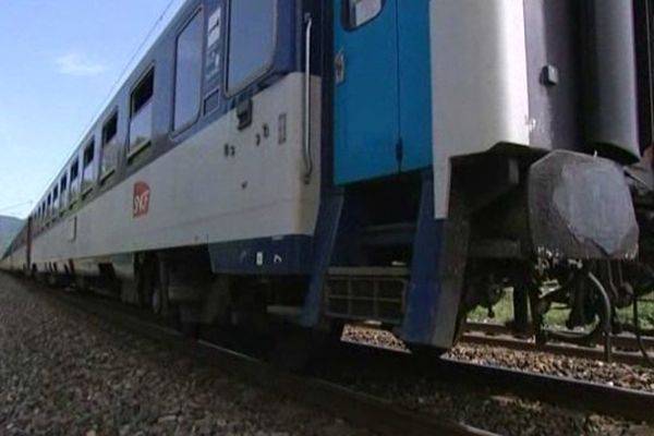 Le train Strasbourg-Nice arrêté en pleine voie