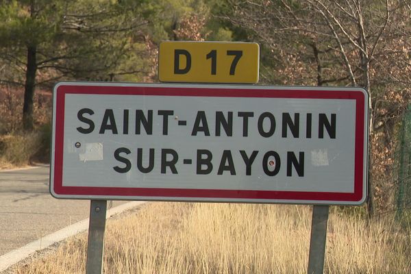 Saint-Antonin-sur-Bayon est le village le moins peuplé des Bouches-du-Rhône.