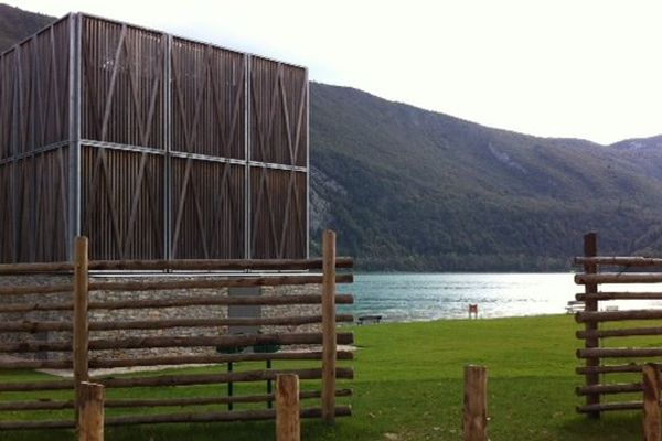 Les aménagements au bord du lac d'Aiguebelette