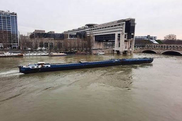 D’après Vigicrues, la Seine a atteint un niveau de 4,09 mètres à l’échelle d’Austerlitz ce vendredi, à 16 heures. 