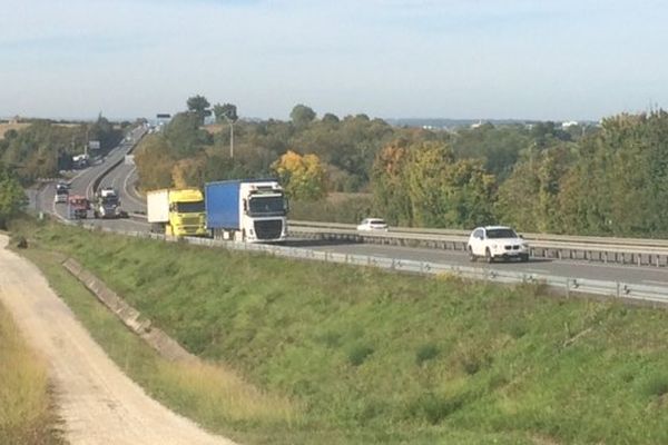 Le chauffeur portugais a été abandonné, ligoté et la tête recouverte d'un sac plastique, le long de la RN141.