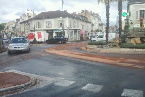 L'accident a eu lieu sur ce rond-point, rue Wilson à Périgueux.