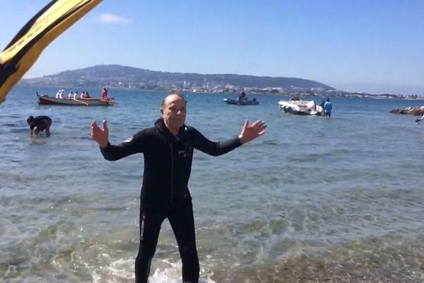 Sète-Balaruc (Hérault) - pari réussi pour Roger, il traverse la lagune de Thau pour fêter ses 80 ans - 2 juin 2019.