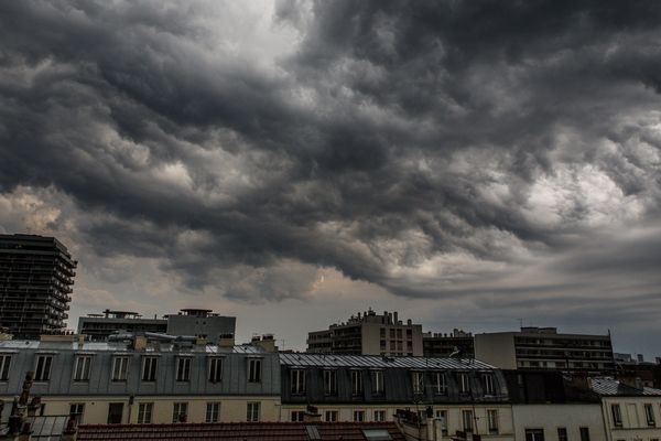 Météo-France a placé la région Île-de-France en vigilance orange pour des orages.