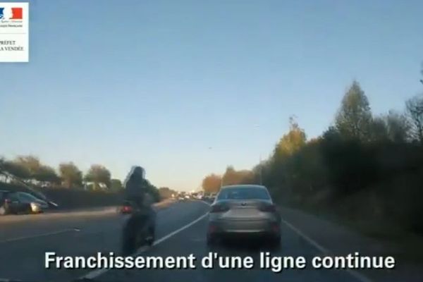 Photo extraite de la première vidéo diffusée par la préfecture de la Vendée dans le cadre de l'opération "Tu t'es vu quand tu conduis ?"