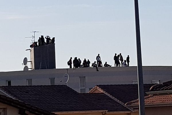 Les occupants du squat étaient logés sur le toit lors de l'expulsion.