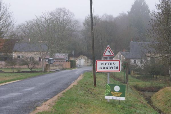 La semaine dernière, des panneaux d’entrée de villes de quatre communes d'Indre-et-Loire ont été intervertis par des plaisantins.