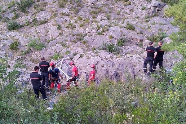 Gorges de l'Hérault - le GRIMP, les plongeurs et les pompiers sur le lieu des recherches - 8 juillet 2013.