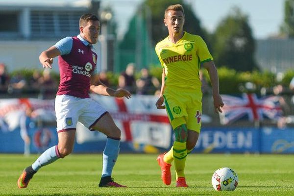 Jordan Vérétou ancien Canari jouera ce soir à la Beaujoire avec l'ASSE à 19h, ici avec Valentin Rongier