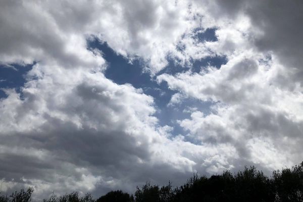 Un peu de bleu et beaucoup de gris en Normandie, samedi.