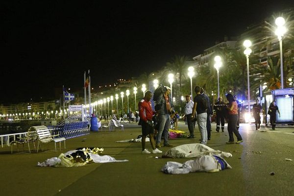 La promenade des Anglais à Nice la nuit dernière du 14 au 15 juillet 2016